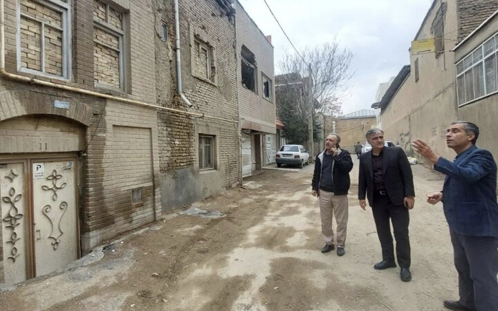 بازدید فرماندار سنندج از اماکن آسیب‌دیده در محلات سنندج