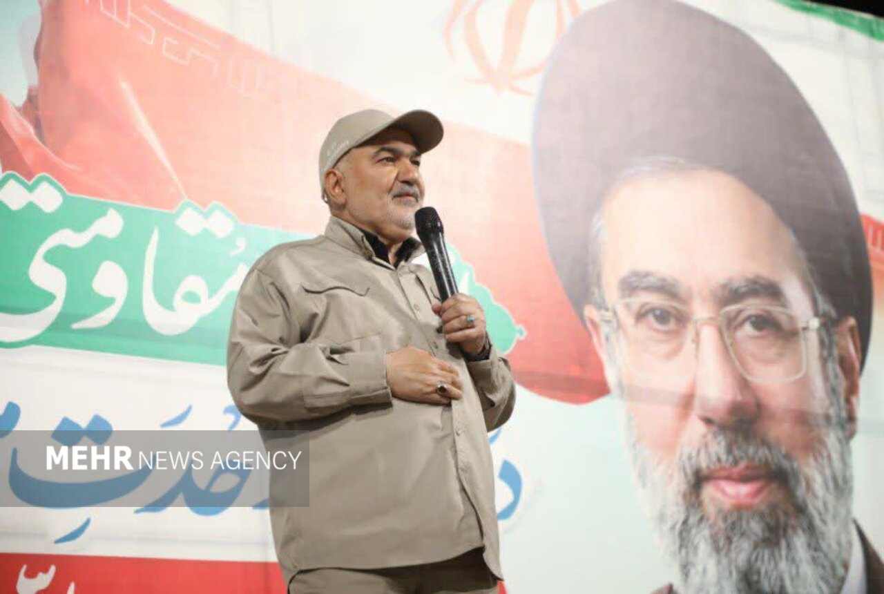 دشمنان با توهم شکست سریع ایران، اکنون خود گرفتار ذلت شده‌اند