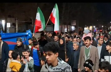 راهپیمایی شبانه مردم رومشکان در حمایت از نیروهای مسلح