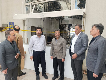 بازدید معاون استاندار هرمزگان از مراکز متاثر از حملات دشمن در بندرلنگه