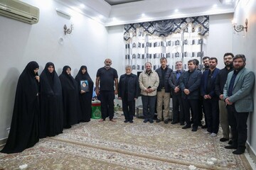 داغی که شکوه شد؛ روایت دیدار با خانواده شهیده جوان جنگ رمضان