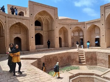 بیش از ۸۰ هزار نفر از اماکن گردشگری و تاریخی فردوس بازدید کردند