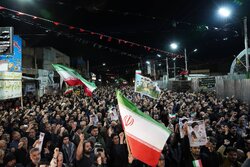 راهپیمایی تاریخی شبانه مردم کازرون در حمایت از مدافعان وطن