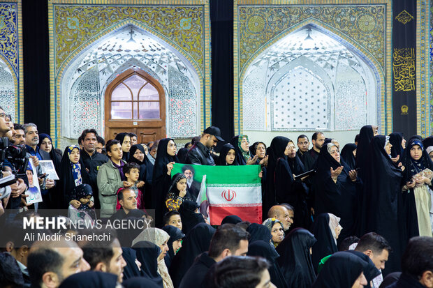 گرامیداشت شهدای خبرنگار در حرم مطهر رضوی
