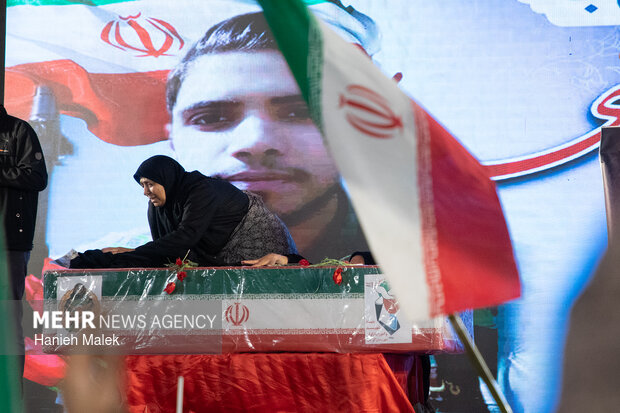 وداع با پیکر شهید محمد عباسی در گرگان