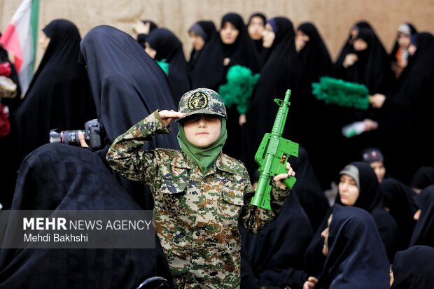 تشییع شهدای حمله به پردیسان در حرم بانوی کرامت