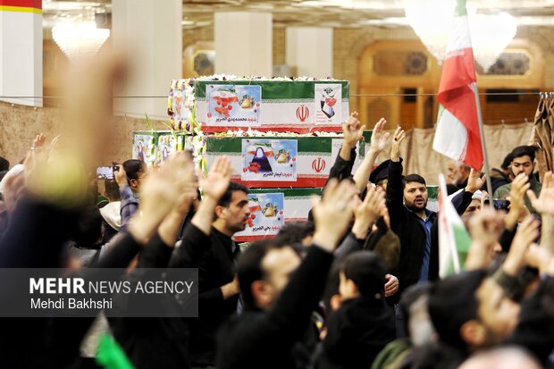 تشییع شهدای حمله به پردیسان در حرم بانوی کرامت