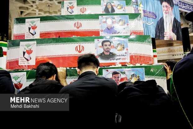 تشییع شهدای حمله به پردیسان در حرم بانوی کرامت