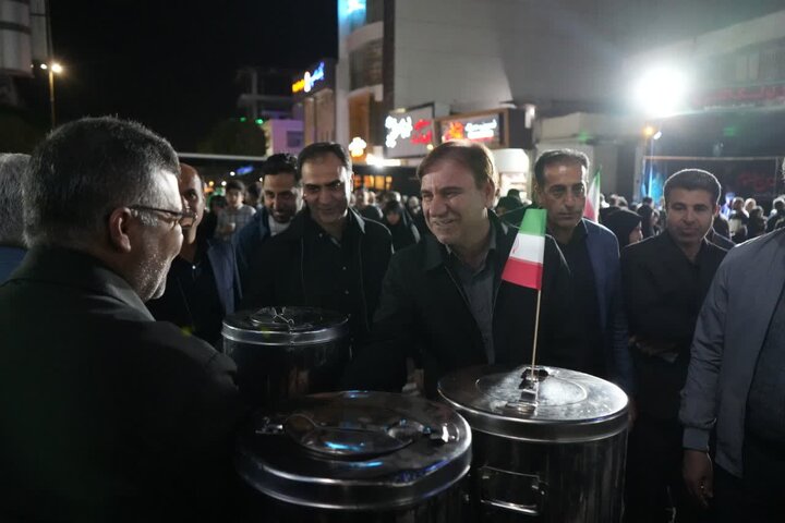 استاندار بوشهر: حضور مردم در اجتماعات شبانه موجب وحدت ملی می‌شود