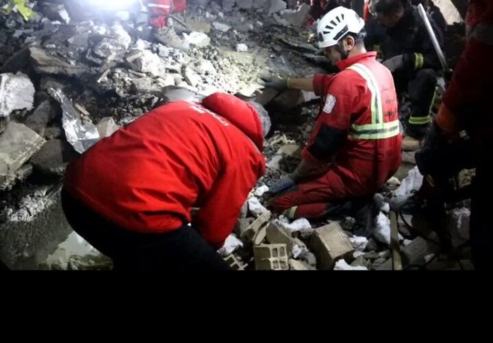 هجوم للعدو الأمريكي الصهيوني على منطقة سكنية في بندر عباس