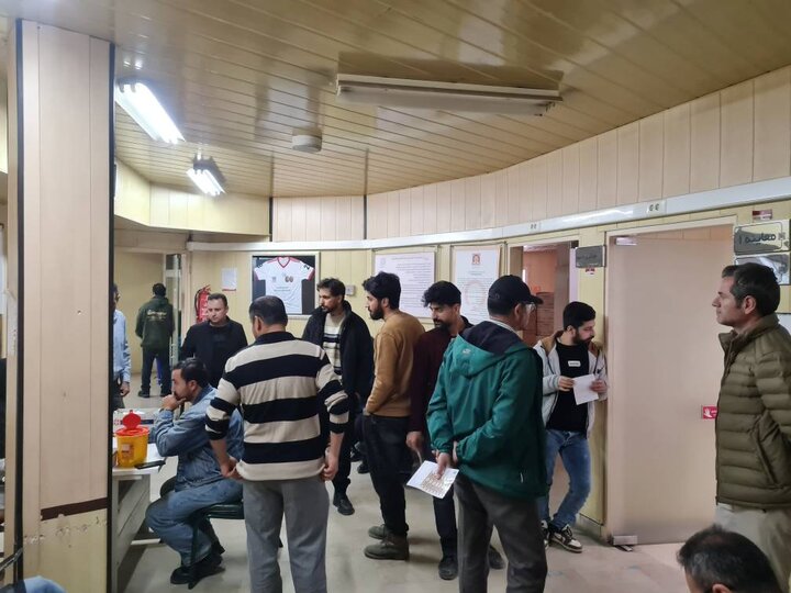 اهدای خون هنرمندان تئاتر کردستان در پویش «بونیشتمان»