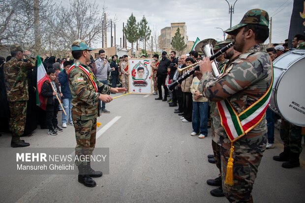 آئین تشییع پیکر ۲ شهید در شهر رویان