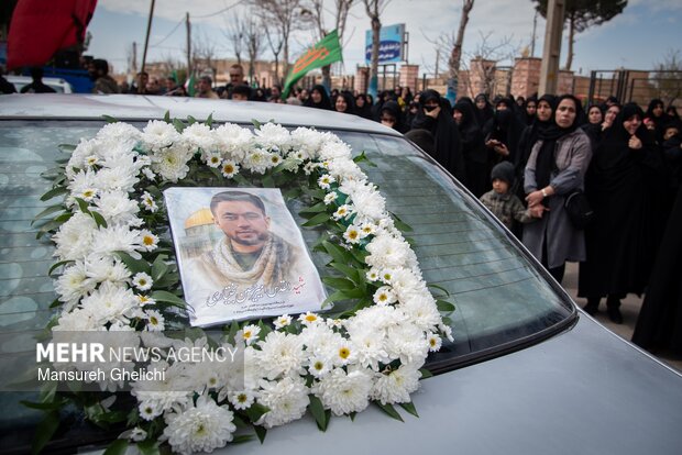 آئین تشییع پیکر ۲ شهید در شهر رویان