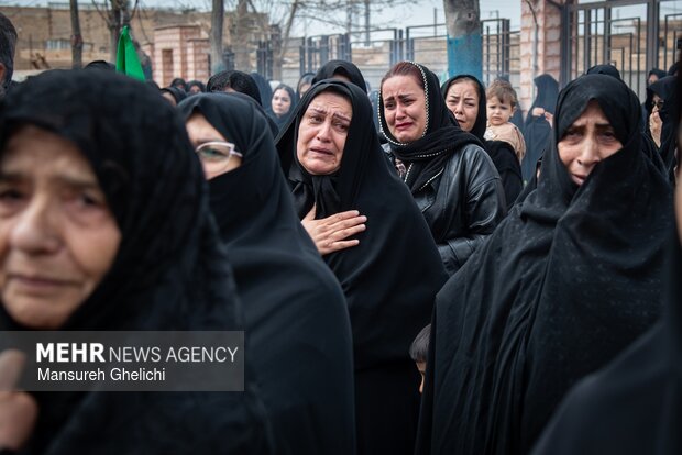 آئین تشییع پیکر ۲ شهید در شهر رویان