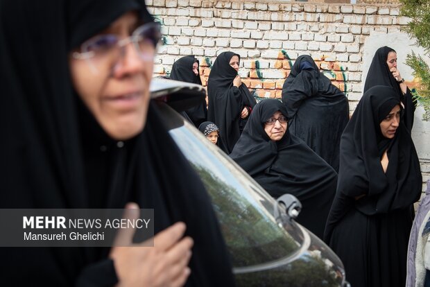 آئین تشییع پیکر ۲ شهید در شهر رویان