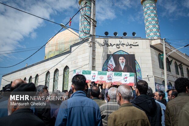 آئین تشییع پیکر ۲ شهید در شهر رویان
