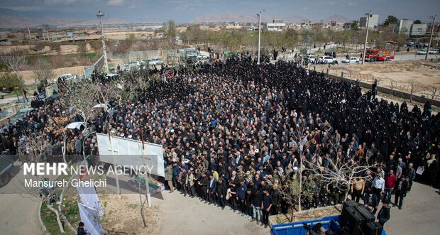 آئین تشییع پیکر ۲ شهید در شهر رویان