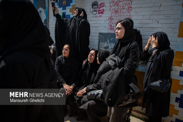 آئین تشییع پیکر ۲ شهید در شهر رویان