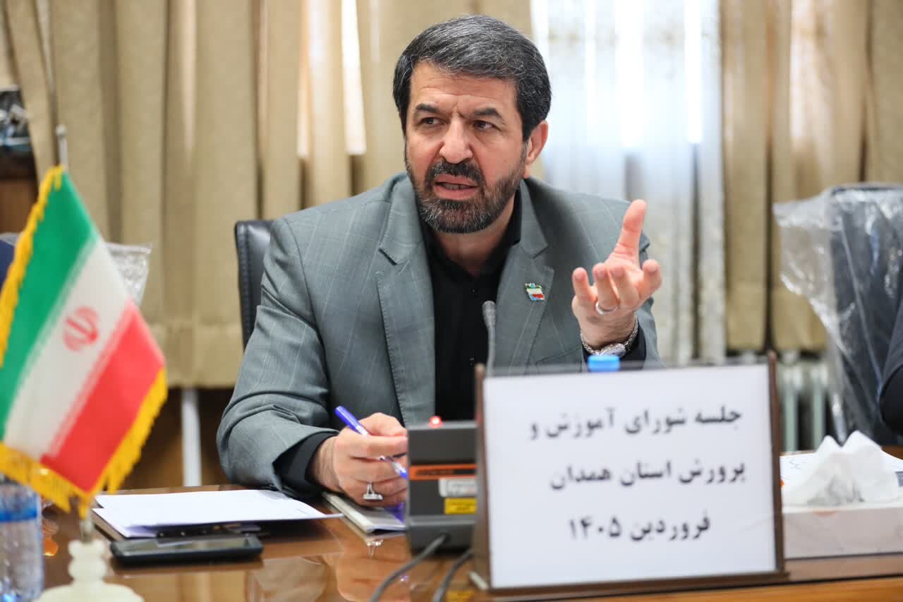 دانش آموزان همدانی در کنار تحصیل مهارت هم یاد می‌گیرند