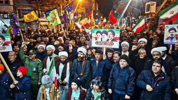 تداوم تجمع شبانه مردم ولایی اهر در حمایت از نیروهای مسلح