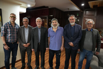 دیدار نوروزی وزیر ارشاد با کیانوش عیاری؛ ایران باید به هر شکلی حفظ شود