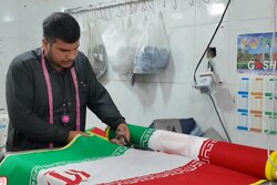 جهاد خیاط های سراوانی با دوخت پرچم ایران