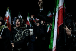 اجتماع حمایت از رزمندگان در مقابله با دشمن آمریکایی - صهیونی