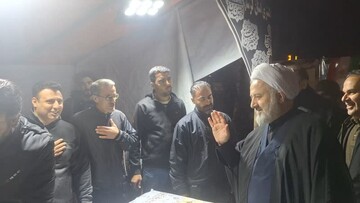 برپایی ایستگاه صلواتی دادگستری لرستان در خیابان انقلاب خرم‌آباد