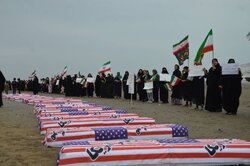 تابوت سربازان آمریکایی در ساحل خلیج فارس به آتش کشیده شد