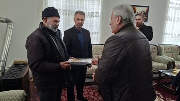 تجلیل از خانواده شهدای حملات آمریکایی-صهیونی در جلفا