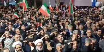 تداوم اجتماع شبانه مردم میاندوآب در خیابان