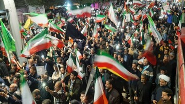 شکوه حضور مردم کاشمر در شب سی‌ویکم