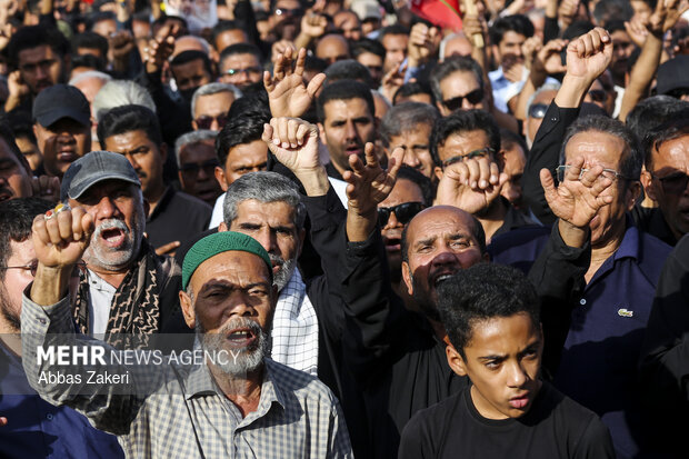 تشییع و تدفین پیکر دو شهید تازه شناسایی شده مدرسه شجره طیبه میناب