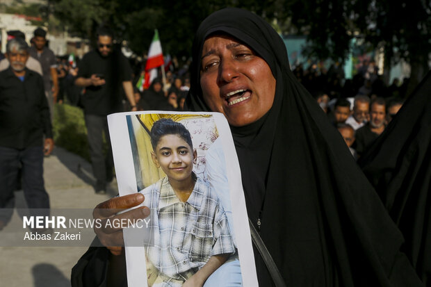 تشییع و تدفین پیکر دو شهید تازه شناسایی شده مدرسه شجره طیبه میناب