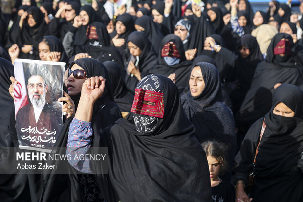 تشییع و تدفین پیکر دو شهید تازه شناسایی شده مدرسه شجره طیبه میناب