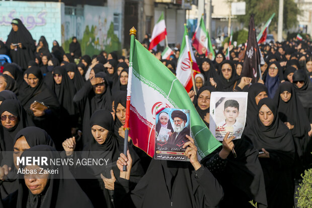 تشییع و تدفین پیکر دو شهید تازه شناسایی شده مدرسه شجره طیبه میناب