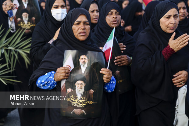 تشییع و تدفین پیکر دو شهید تازه شناسایی شده مدرسه شجره طیبه میناب