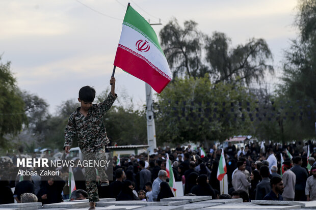 تشییع و تدفین پیکر دو شهید تازه شناسایی شده مدرسه شجره طیبه میناب