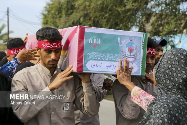 تشییع و تدفین پیکر دو شهید تازه شناسایی شده مدرسه شجره طیبه میناب