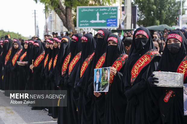 تشییع و تدفین پیکر دو شهید تازه شناسایی شده مدرسه شجره طیبه میناب