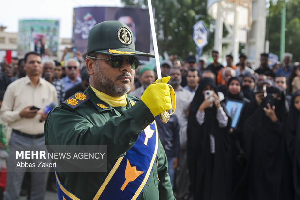 تشییع و تدفین پیکر دو شهید تازه شناسایی شده مدرسه شجره طیبه میناب