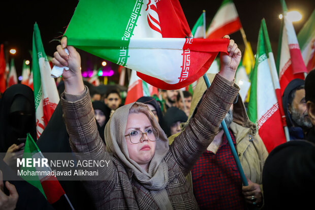 اجتماع حمایت از رزمندگان در مقابله با دشمن آمریکایی - صهیونی