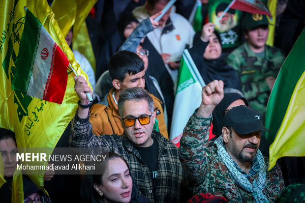 اجتماع حمایت از رزمندگان در مقابله با دشمن آمریکایی - صهیونی