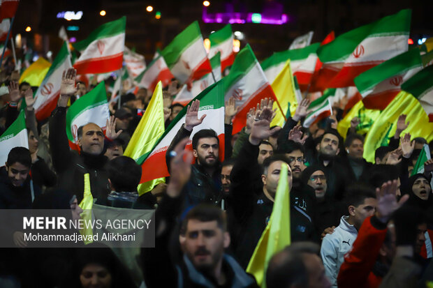 اجتماع حمایت از رزمندگان در مقابله با دشمن آمریکایی - صهیونی