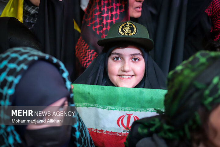 التجمعات الليلية في ساحة الثورة بطهران لدعم القوات المسلحة في مواجهة العدو الصهيوالامريكي