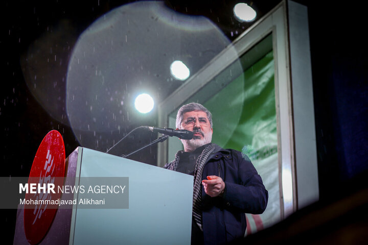 التجمعات الليلية في ساحة الثورة بطهران لدعم القوات المسلحة في مواجهة العدو الصهيوالامريكي