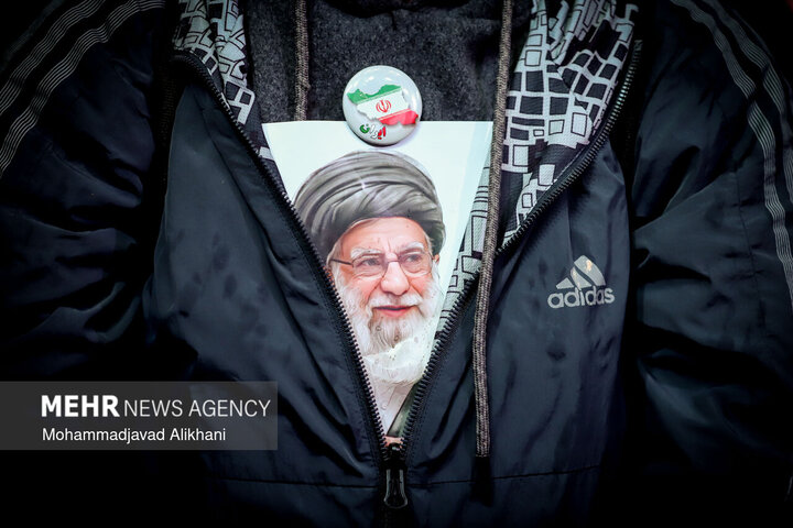 التجمعات الليلية في ساحة الثورة بطهران لدعم القوات المسلحة في مواجهة العدو الصهيوالامريكي