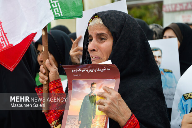 آغاز آیین تشییع سردار شهید «علیرضا تنگسیری» در بندرعباس