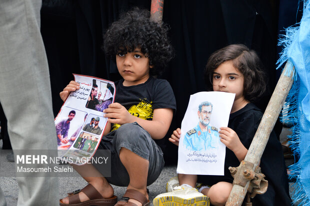 آغاز آیین تشییع سردار شهید «علیرضا تنگسیری» در بندرعباس