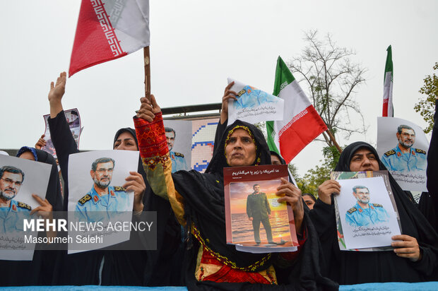 آغاز آیین تشییع سردار شهید «علیرضا تنگسیری» در بندرعباس